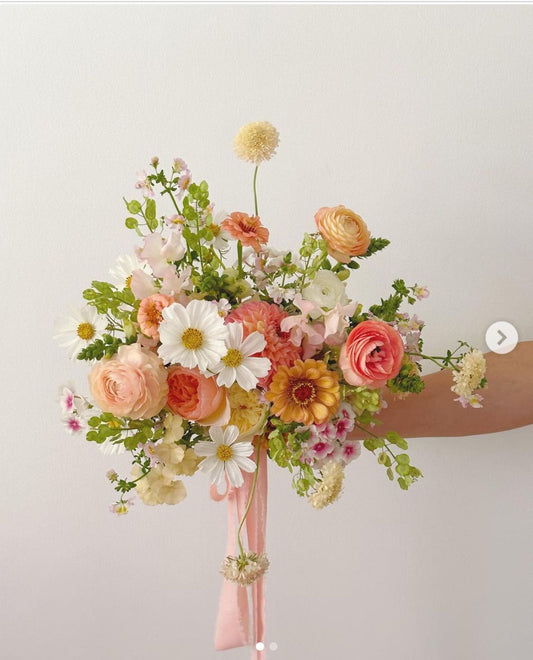 La Poignée d'amour: offrir des fleurs simplement