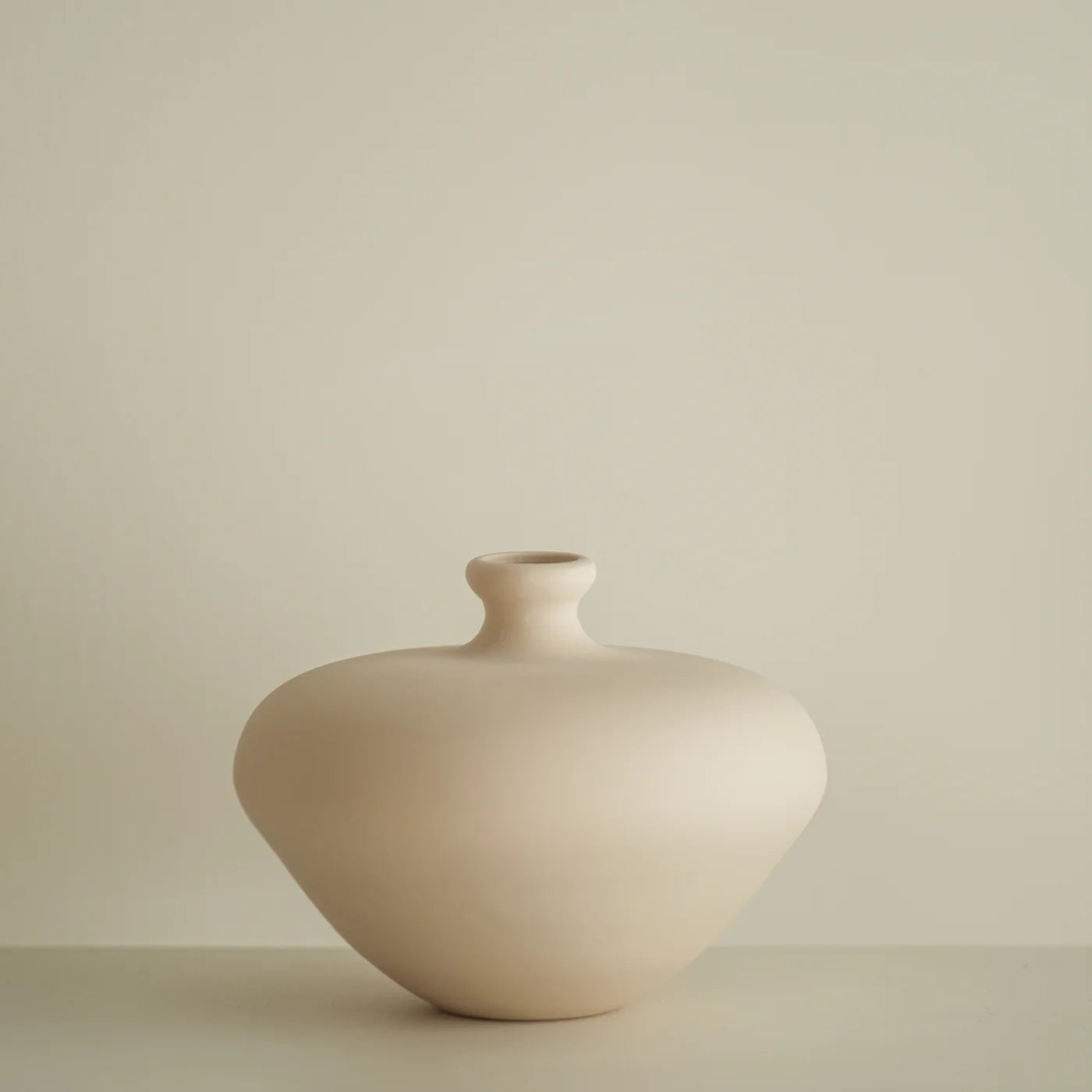 Athena vase d'artisan oval (court)